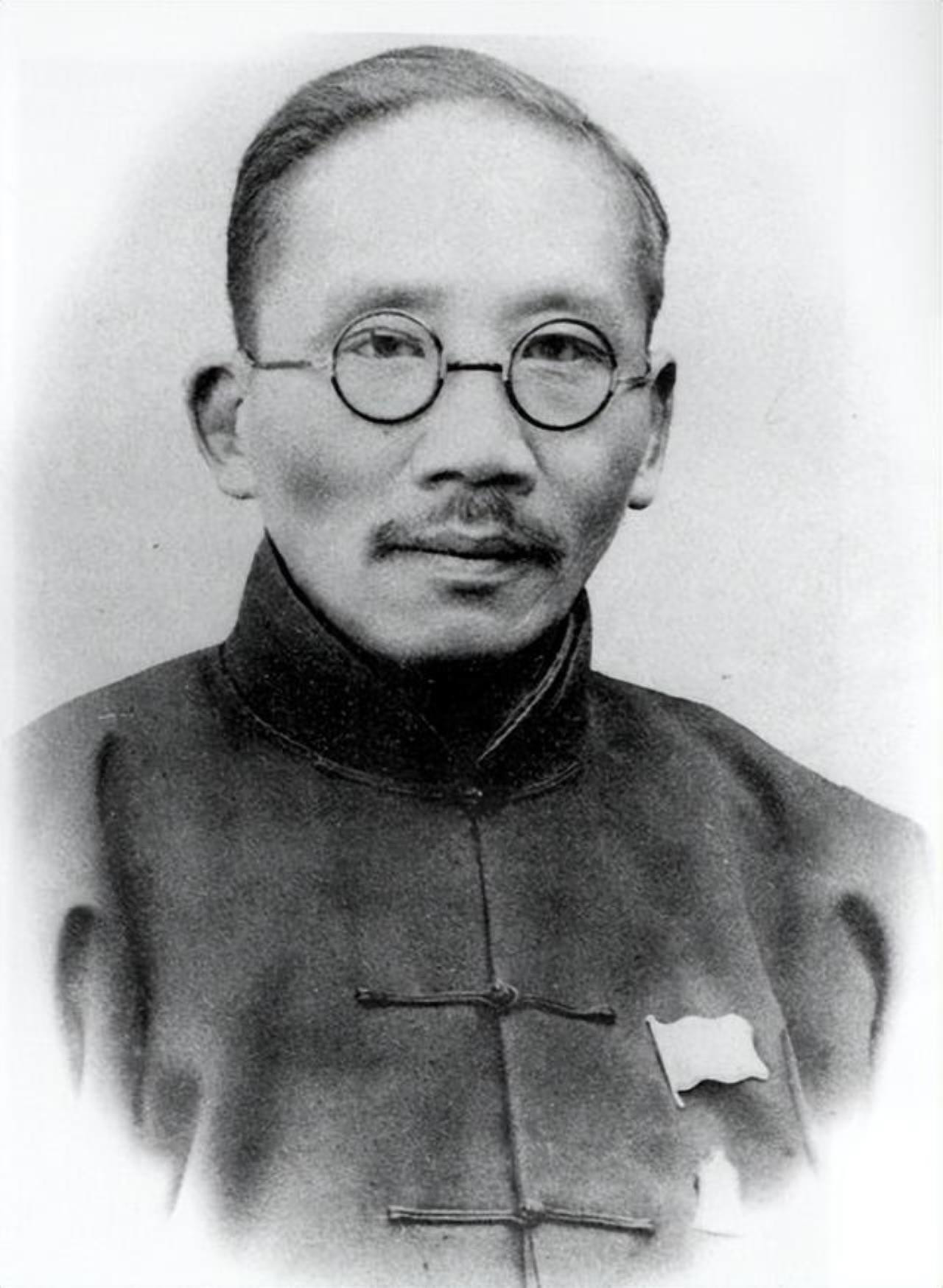1922年，为补齐北大自然科学短板、普及真正的相对论知识，校长蔡元培诚意邀约爱因