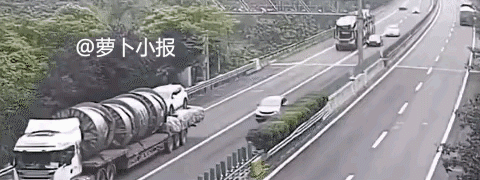 哦豁，天塌了！想必早已经哭晕在厕所，一个人究竟能闯多大的火啊？交通安全警示教