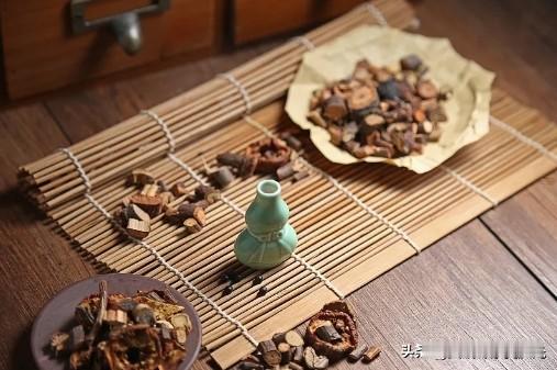 经常在后半夜3-5点醒，要警惕肺部问题！子午流注学说中指出，凌晨3-5点是肺经