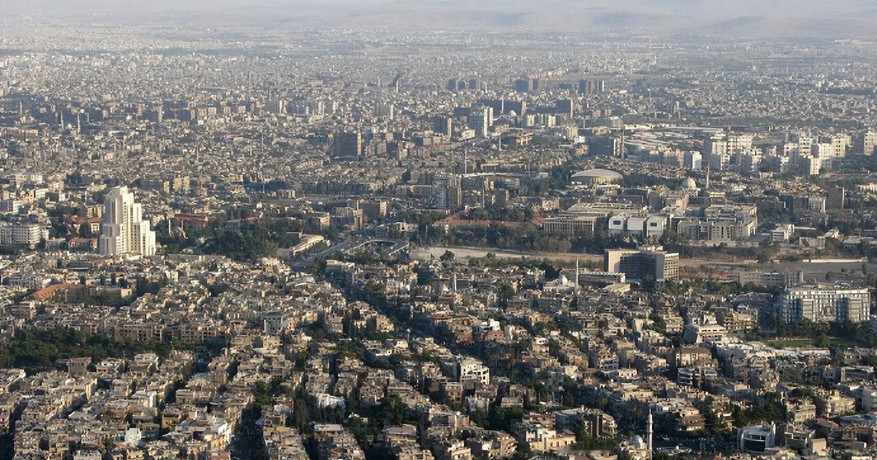 【叙国防部：叙防长与俄代表团讨论军事合作】叙利亚阿拉伯通讯社(SANA)援引