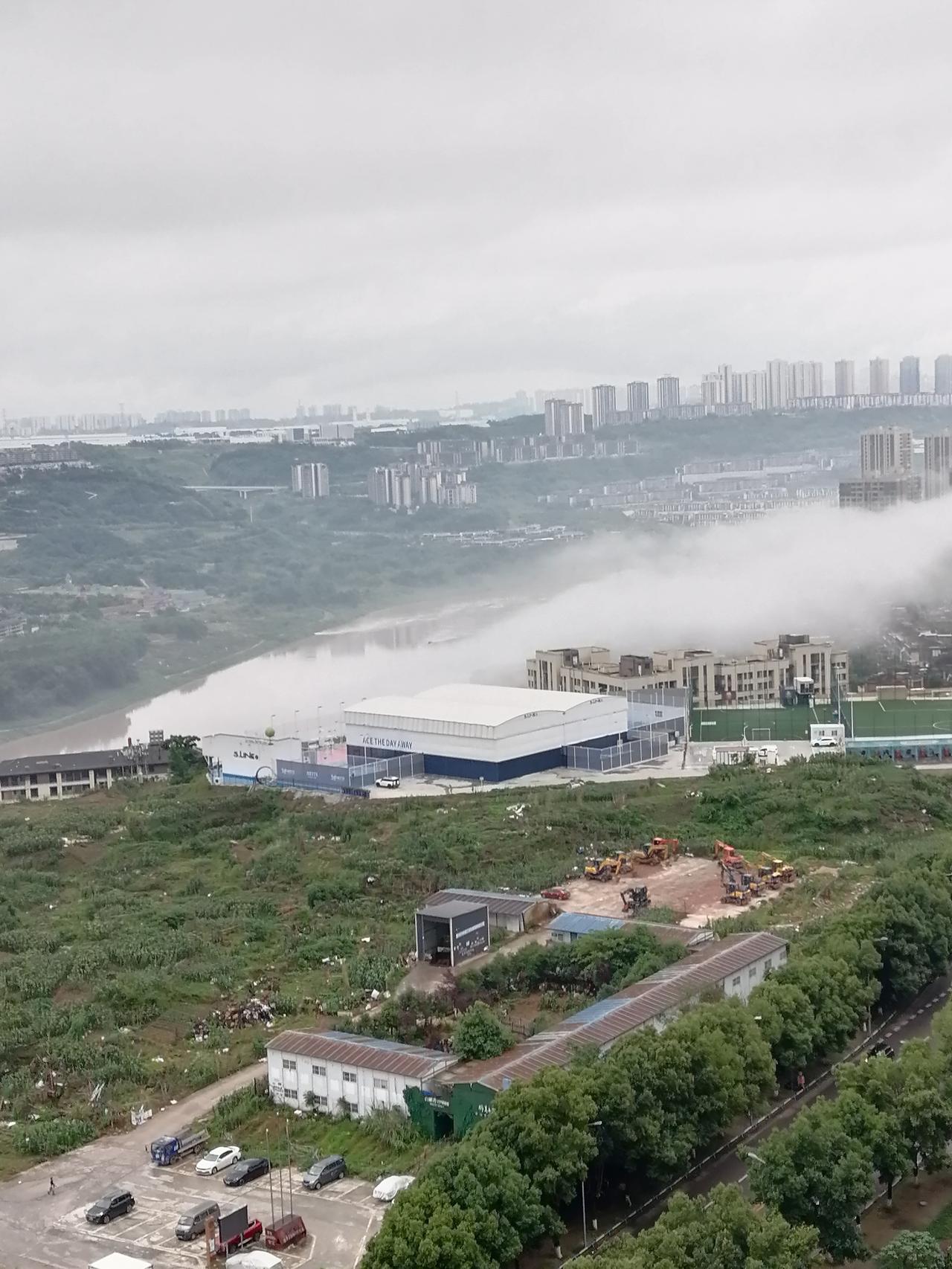 物业的业主与业主的物业是不同的两个概念。这两个概念意味着物业公司的态度，决定着物