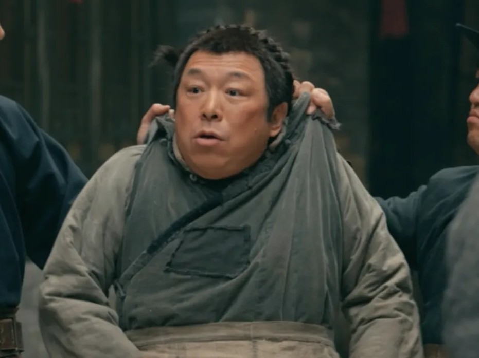 要说黄渤最让人感动的，不是他二话没说就答应出演《戏台》，而是他居然零片酬