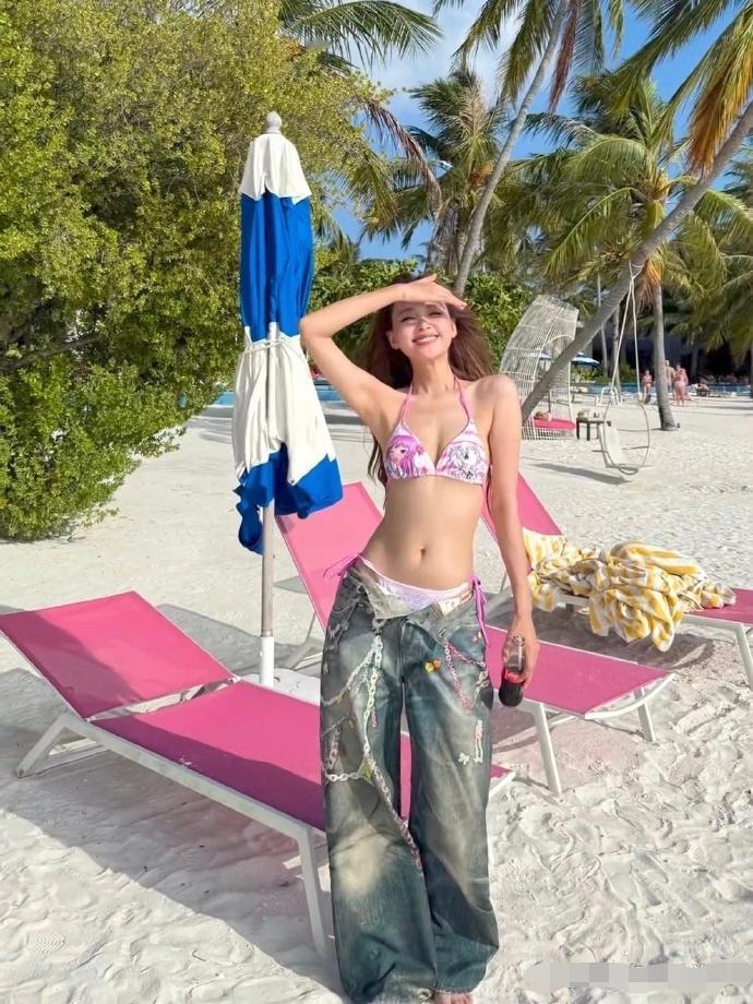 孙怡晒出马尔代夫度假照！！32岁生过娃身材碾压少女，网友炸锅：这状态绝了！整体氛