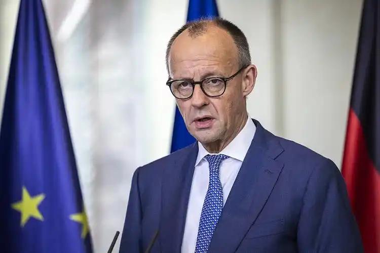 德国总理默茨顶着骂名也要来，带半个商界访华，打了谁的脸？ 德国那边的媒体又坐