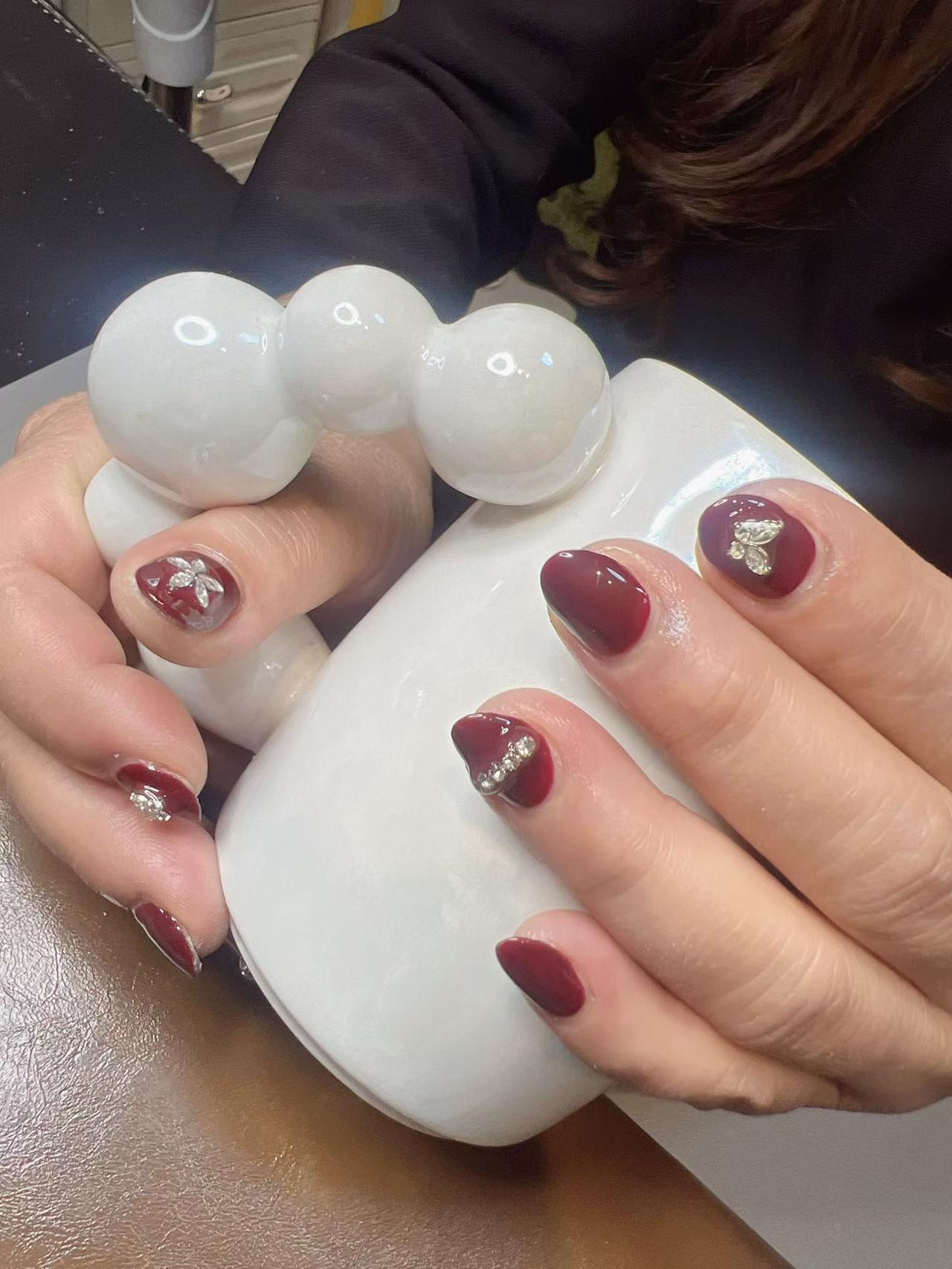 精致美甲，优雅气质，指尖上的艺术