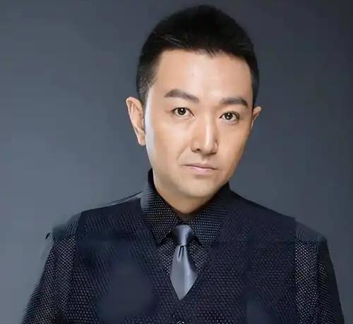 如果没有李幼斌当年指着鼻子骂，把朱亚文、齐奎的牌桌掀了，中国电视剧史，可能就缺了