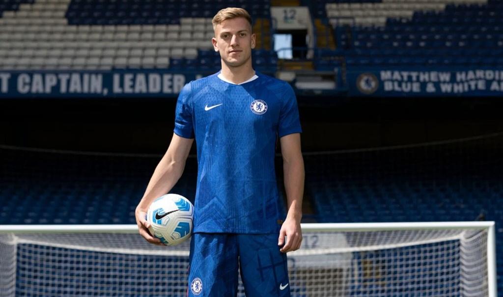 高价加盟切尔西队的德拉普，在失去了战术核心地位和反击单箭头的角色之后，彻底暴露了