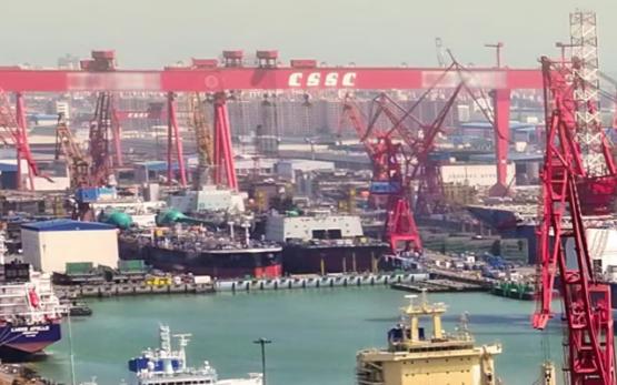 不用再羡慕美国海军了，看看中国海军这手藏得太绝了！2026年5月21日