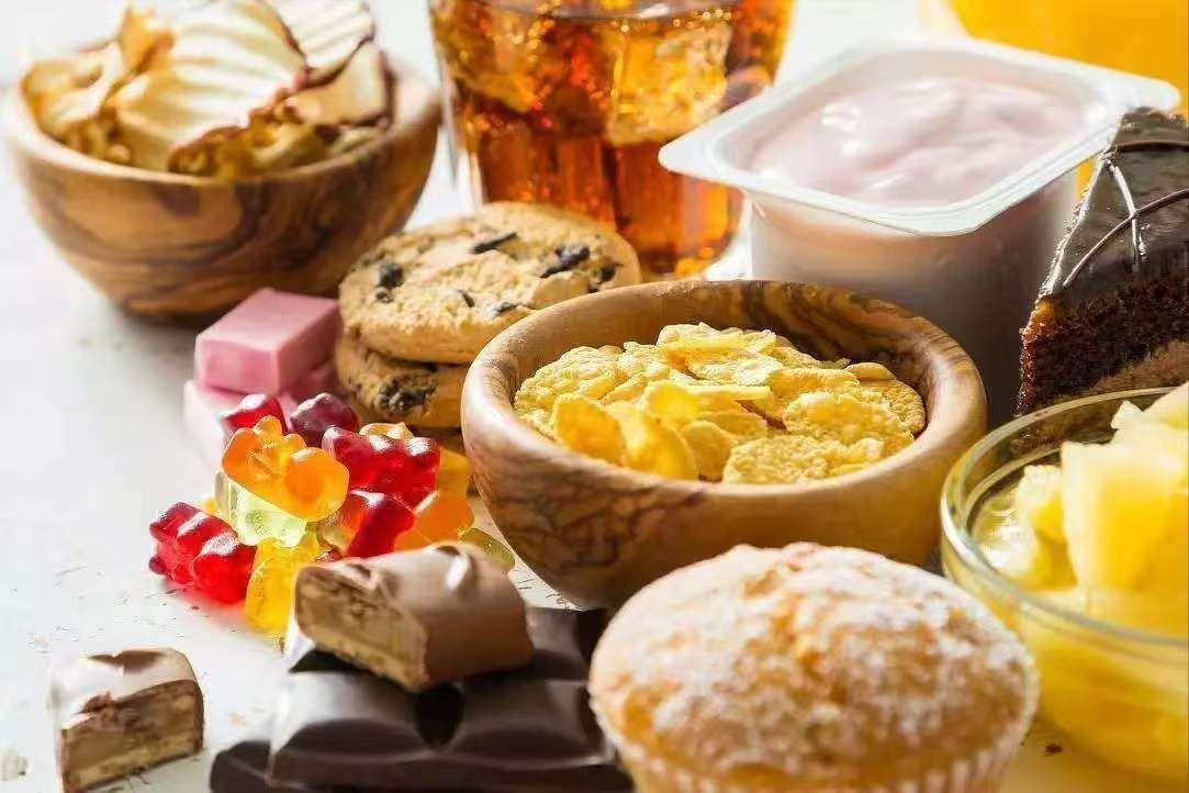 医生劝告：这3种食物吃多了容易堵塞血管，老年人再爱吃也要控制说到吃，没人比老