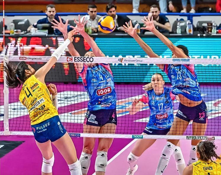 朱婷为什么能成为第一主攻天赋加努力！！托洛克：我都还没来得及跳起来，朱婷的球已经