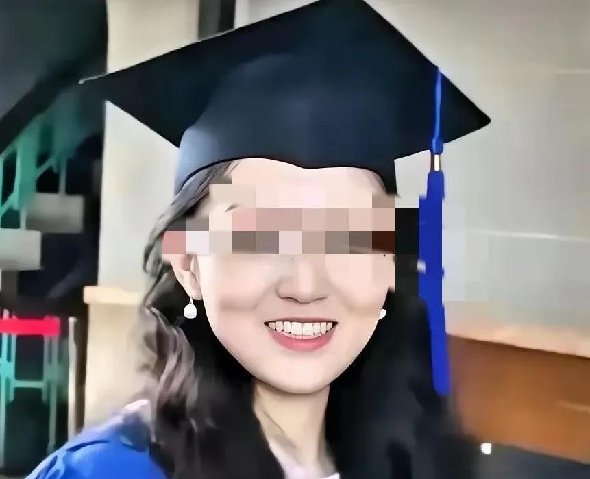 我害怕了，越了解武汉大学图书馆性骚扰事件的杨某女，我越是感觉到她的可怕。杨某某