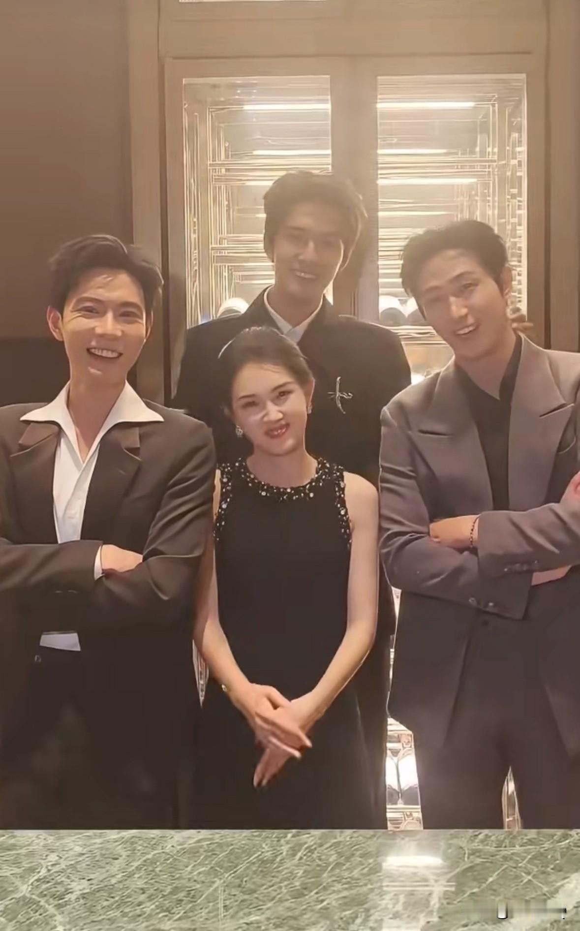 郭宇欣和她的男人们同框，王凯沐、黄浩雯、刘宇航都是她合作过的男演员。郭宇欣和