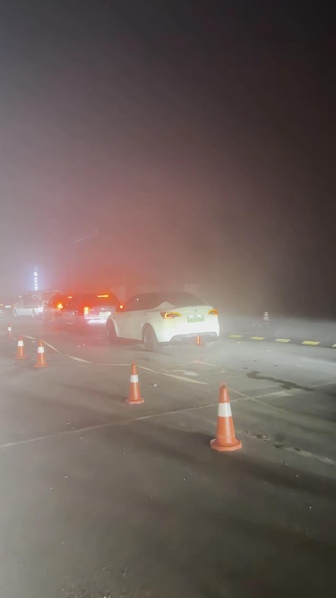 让你们不要买电车，不要买电车，不相信！你看凌晨1:12...现在是十月一号凌晨