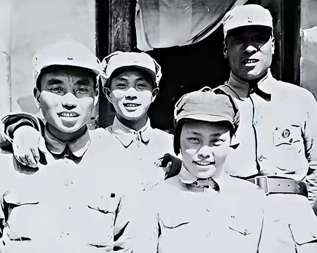 1955年萧克看着位同级成元帅，晚年坦言：当年一步错步步错。 这个位置已经足