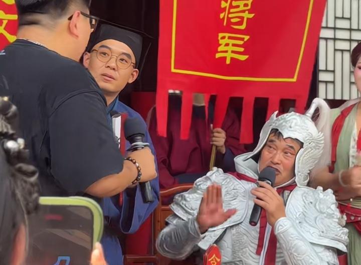 朱之文，已经变了。10万元三首歌，出名不出轨，南天门大将军，这些都是朱之文近段