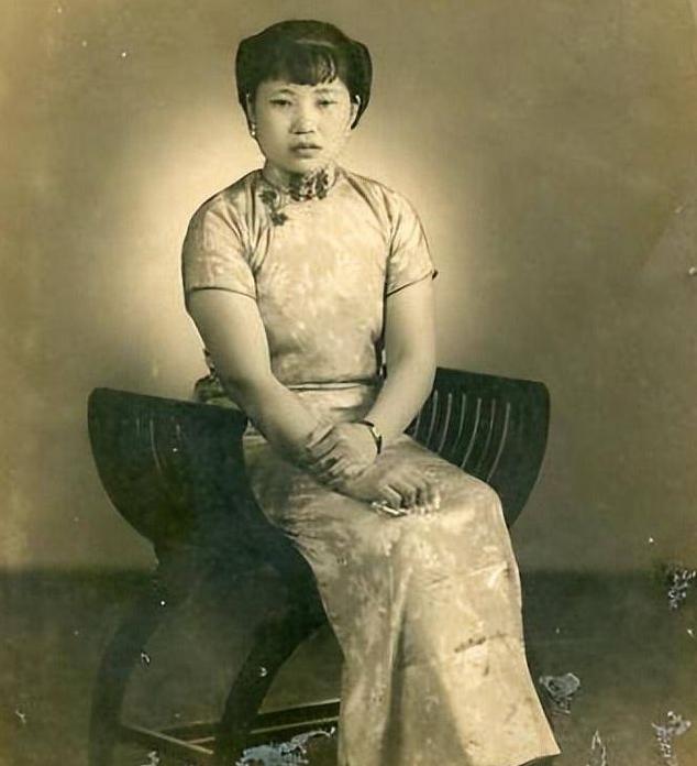 1961年8月，一纸来自台北的免职令，漂洋过海送到了沙特阿拉伯吉达的一栋豪华别墅