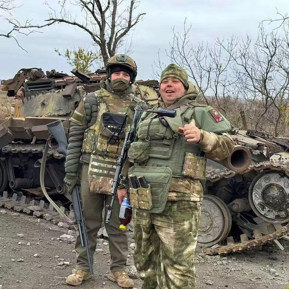 打仗就是打钱，俄罗斯4年军费砸进去4800亿美元，西方对乌克兰援助总额近1700