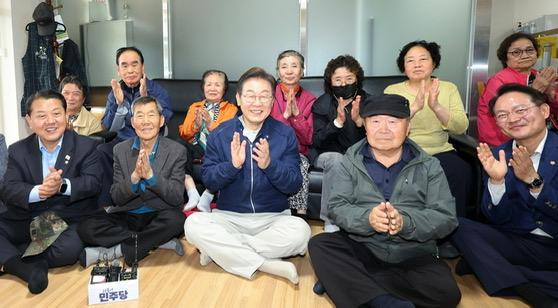 李在明大法院“有罪”方向发回重审之际，马不停蹄展开江原道边境之行在因违反《公