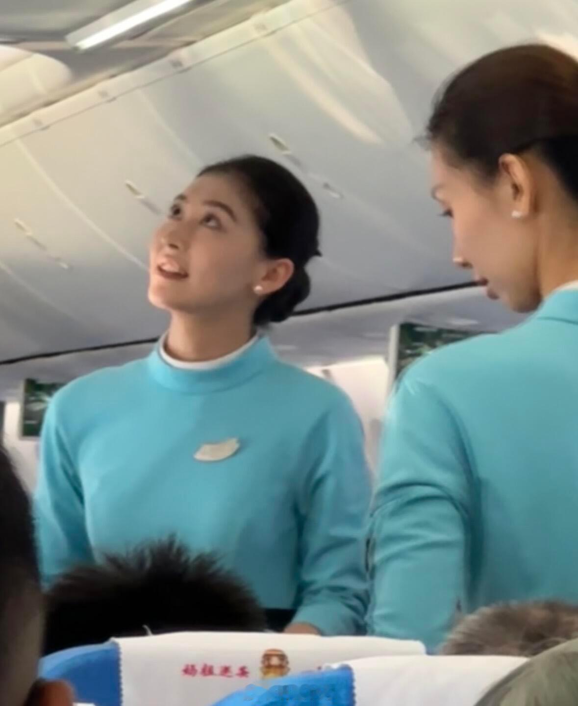 看空姐制服能看出是那个航空吗？​​​