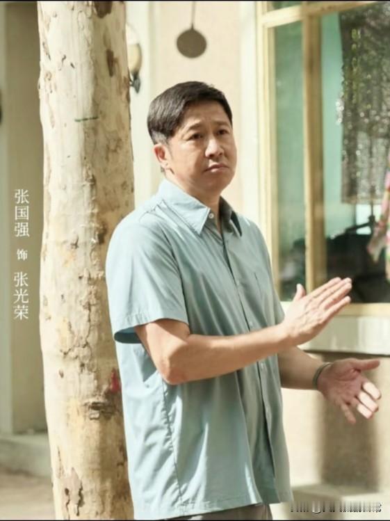《主角》好看是真的好看，但全剧唯一的败笔就是——张国强。因为他太胖了。不