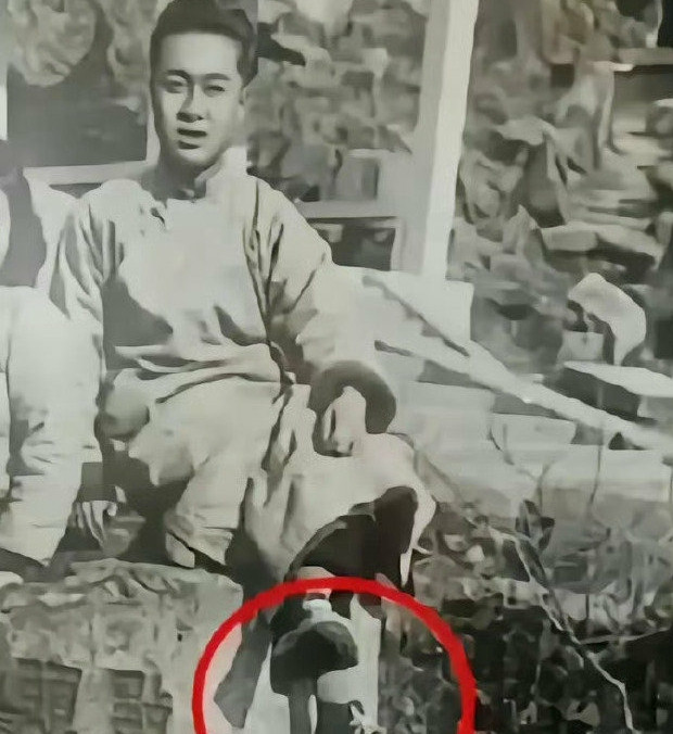 这潮鞋原来在清朝就有人穿了……​​​