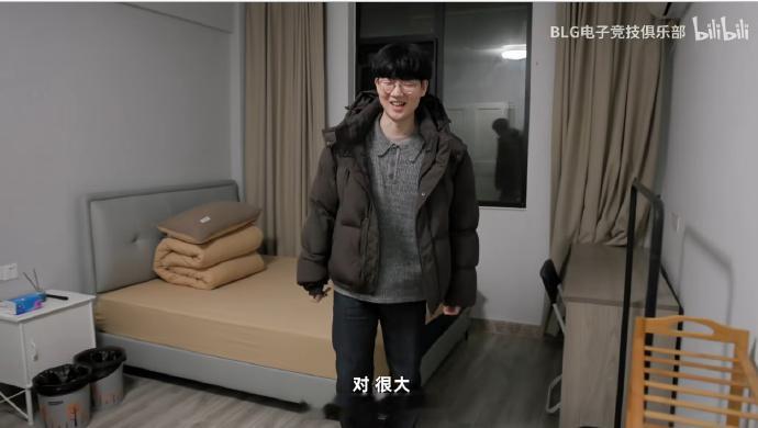 BLG的宿舍!BLG在欢迎vlog中还展示了Viper住的宿舍。就是这个宿舍是