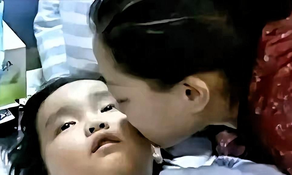 2014年，湖北周女士移植了自己7岁儿子的肾，最终重获新生，而她的儿子却离开了人