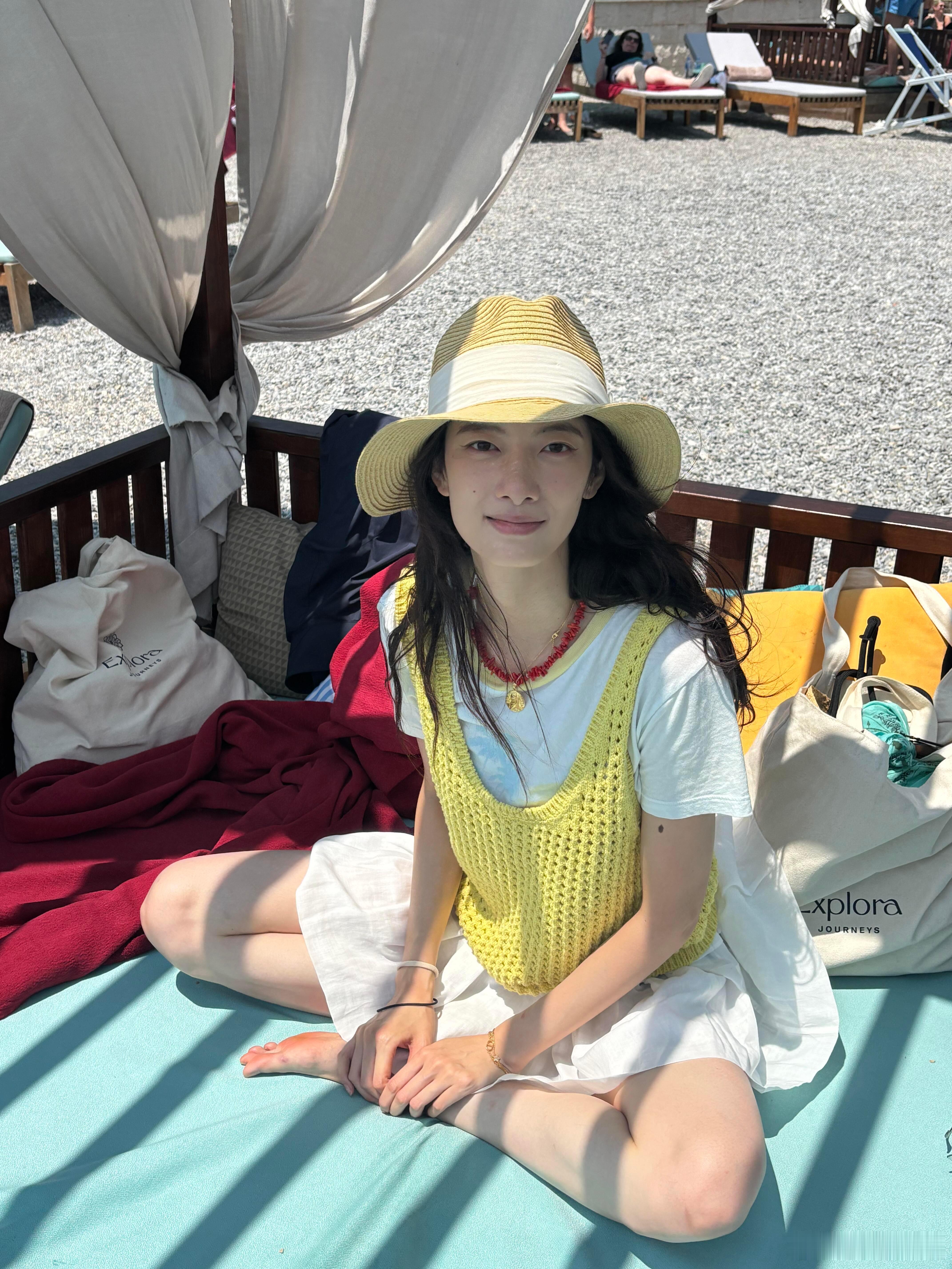 项偞婧黑山度假碎片🌊​​​