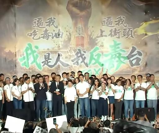 韩国瑜确实非常聪明，首先是在“7.25”凯道集会人数达到20万人的时候发表讲话，