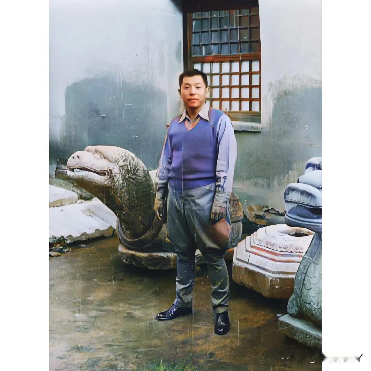 张学良并不帅！这照片实在太珍贵了，看看1935年在西安的张学良吧！大家不要被电视