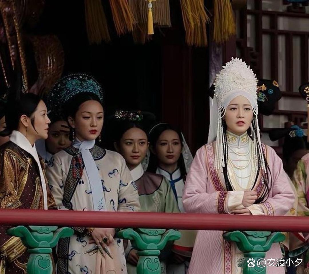 周迅这嫉妒的小眼神都快溢出屏幕了，虽然是演戏，但也太真实了…​​​