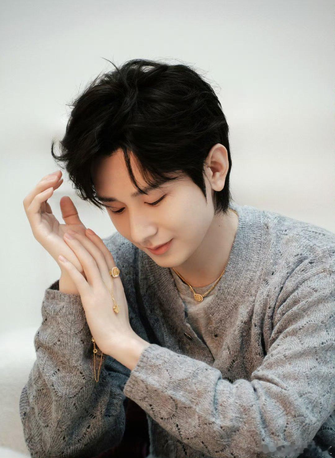 成毅六福珠宝全球代言人cy成毅焕彩新Yi程成毅，若信念有声音，定是你哽咽时我们共