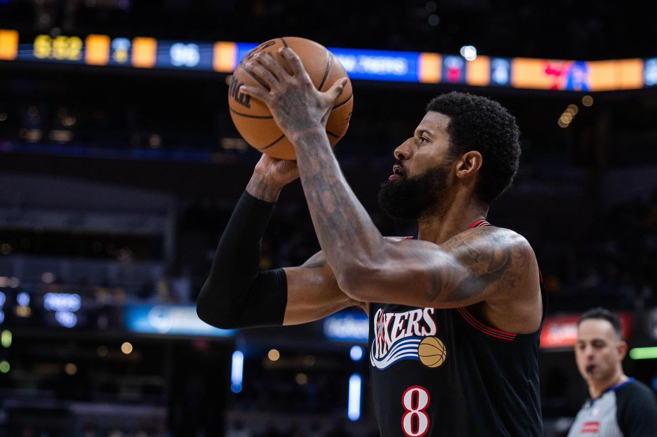 季后赛至今三分命中率top10：1、乔治——58.8%2、道苏姆——