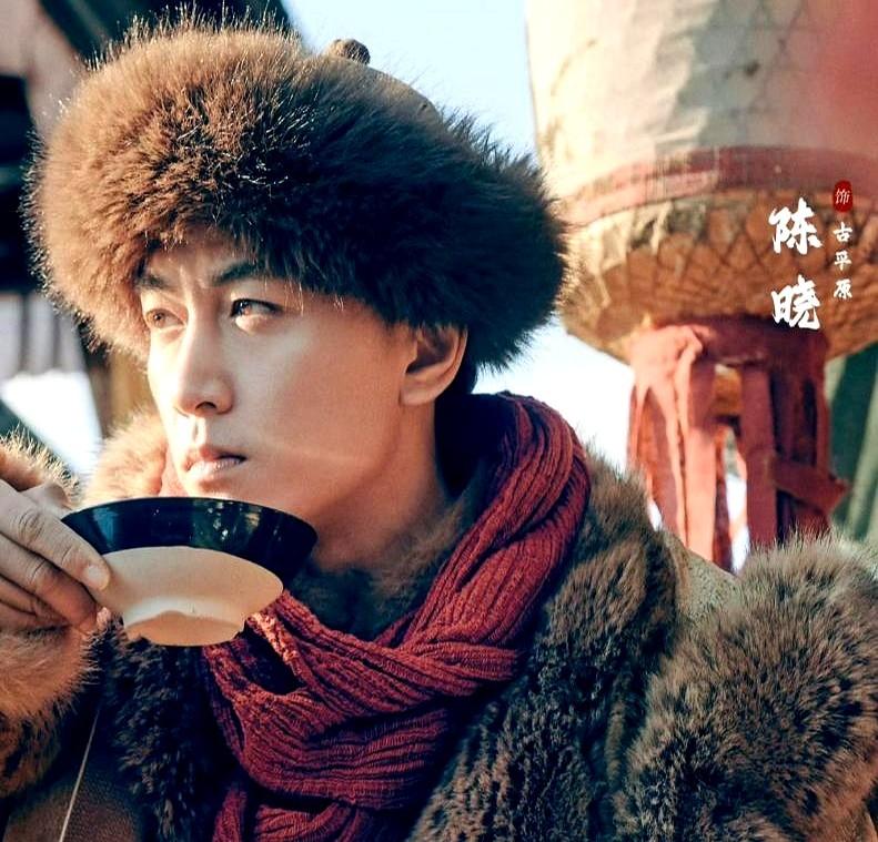 古平原回家了，流放6年，他最惦念的不是差点成亲的常玉儿。身处绝境没自暴自弃，