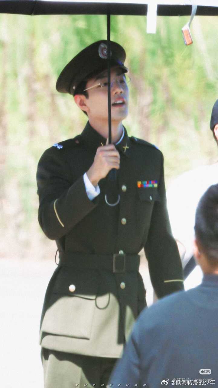 谍报上不封顶颜值不基础，身材也不基础🥰​​​