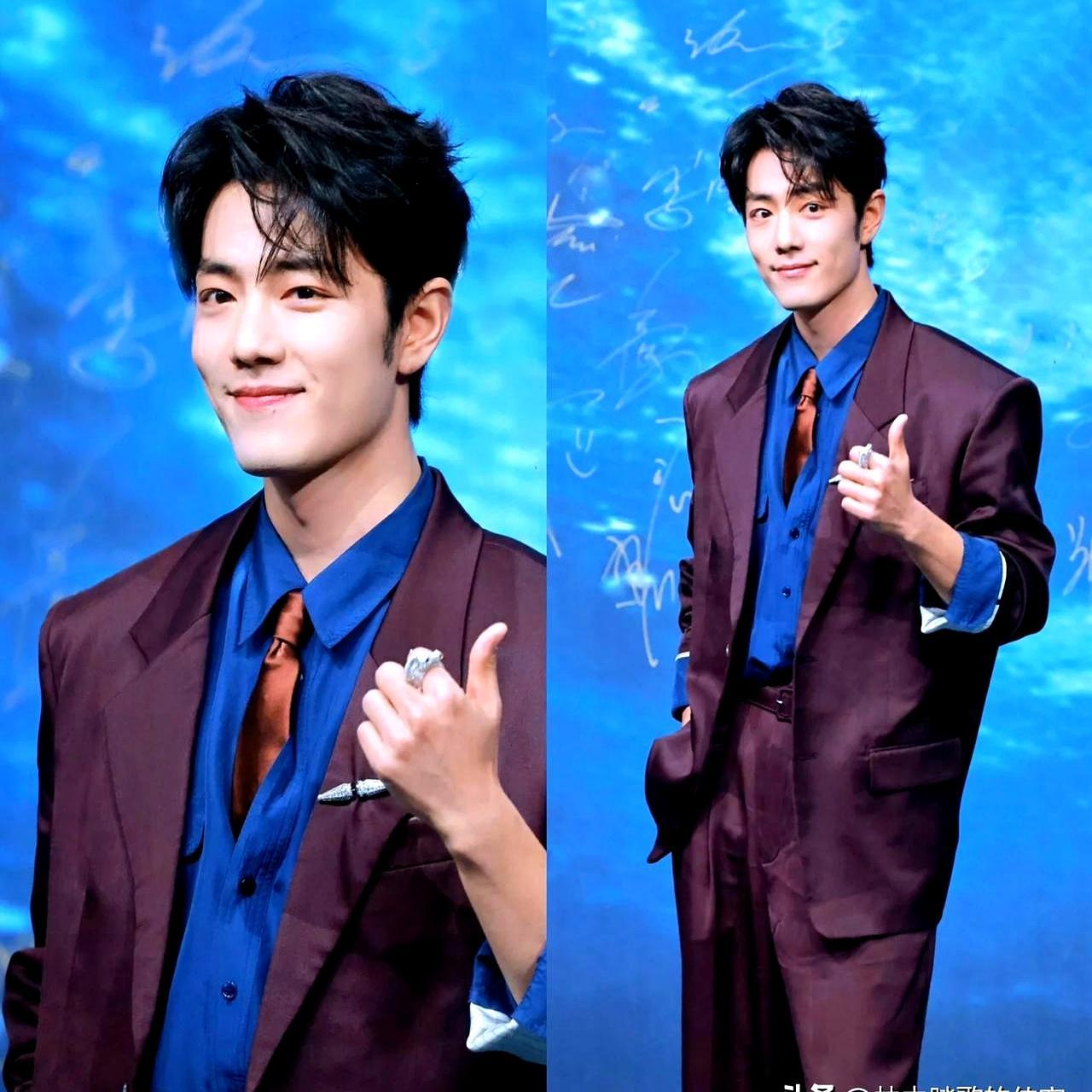 微博之夜，C位沙发被临时撤掉，他一言不发，硬生生站了3个小时。本来是辛芷蕾