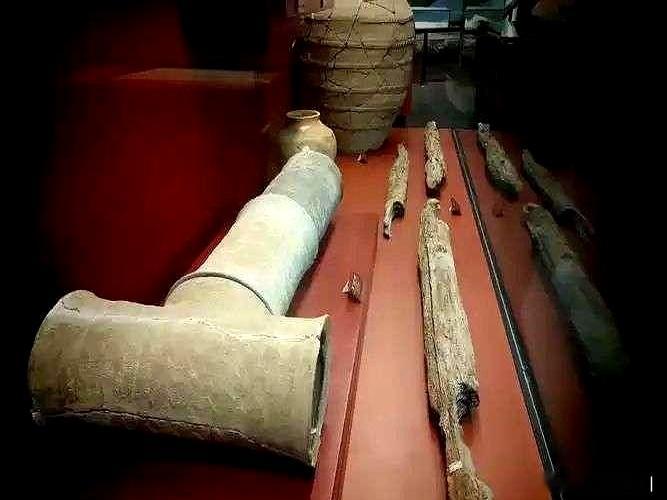 3800年前夏朝排水管，水平堪比现代小区二里头遗址二号宫殿的排水系统，堪称中国