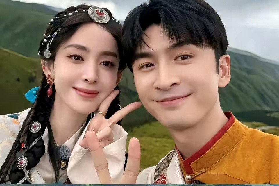 说真的，谁不羡慕张云龙，事业长相都不算顶流，却谈过娜扎、钟楚曦这样的顶级美女，3