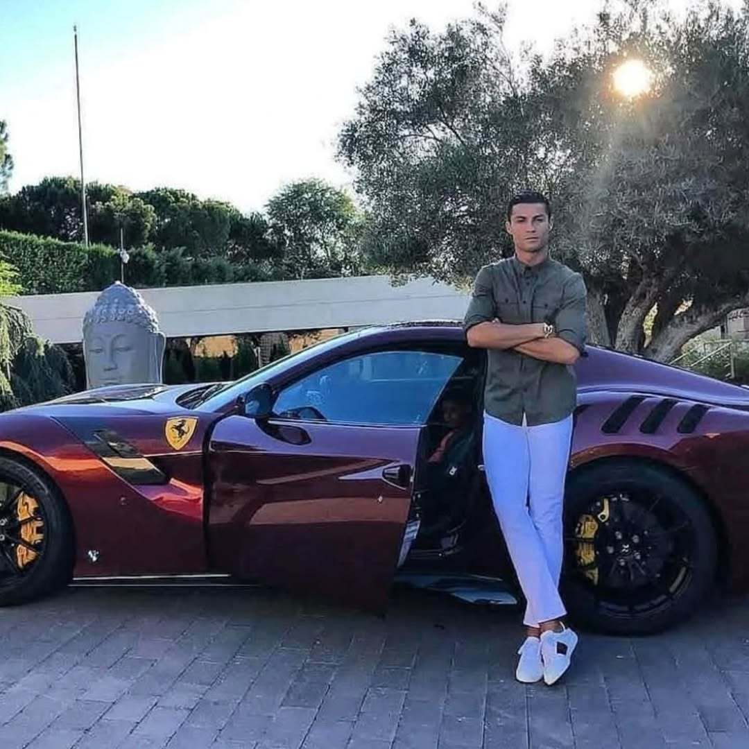 C罗c罗C罗和他的豪车收藏这几年都没怎么拍过了，还是年轻的时候狂野​