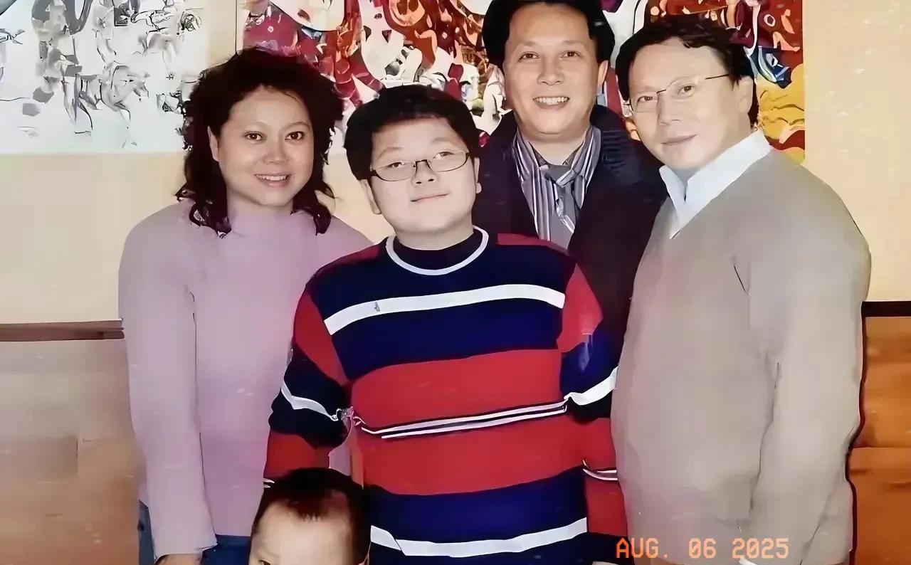 唐国强估计自己也琢磨不透，你说这事儿邪乎不邪乎？想当年他多风光啊，身强体壮，