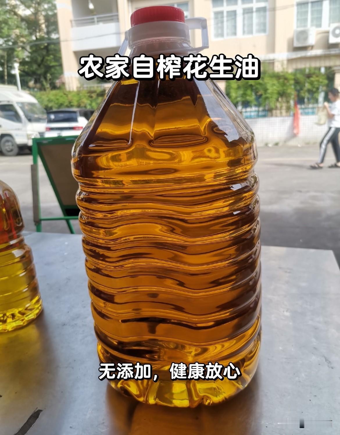鲁花、多力、长寿花、金浩，包装一个比一个体面，可我伸手又缩回来了。不是油不好