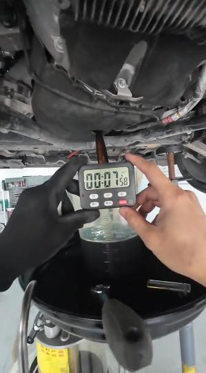 算一下宝马3系的保养账，机油、机滤套餐看着还行，但一些小配件就开始“显身价”了，