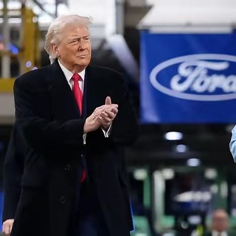 五角大楼已要求通用汽车和福特汽车开始制造武器和弹药美国这是真的急眼了。五角大