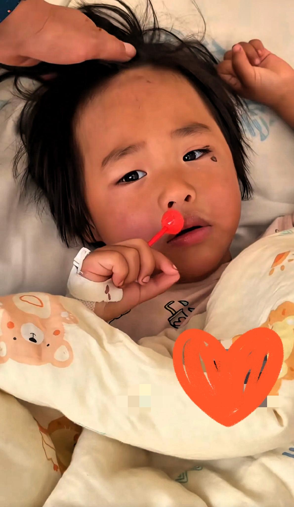 谁能想到,一个4岁女童在20米深沟里熬过两个寒夜,靠啃手指充饥,最后眼里却闪着光