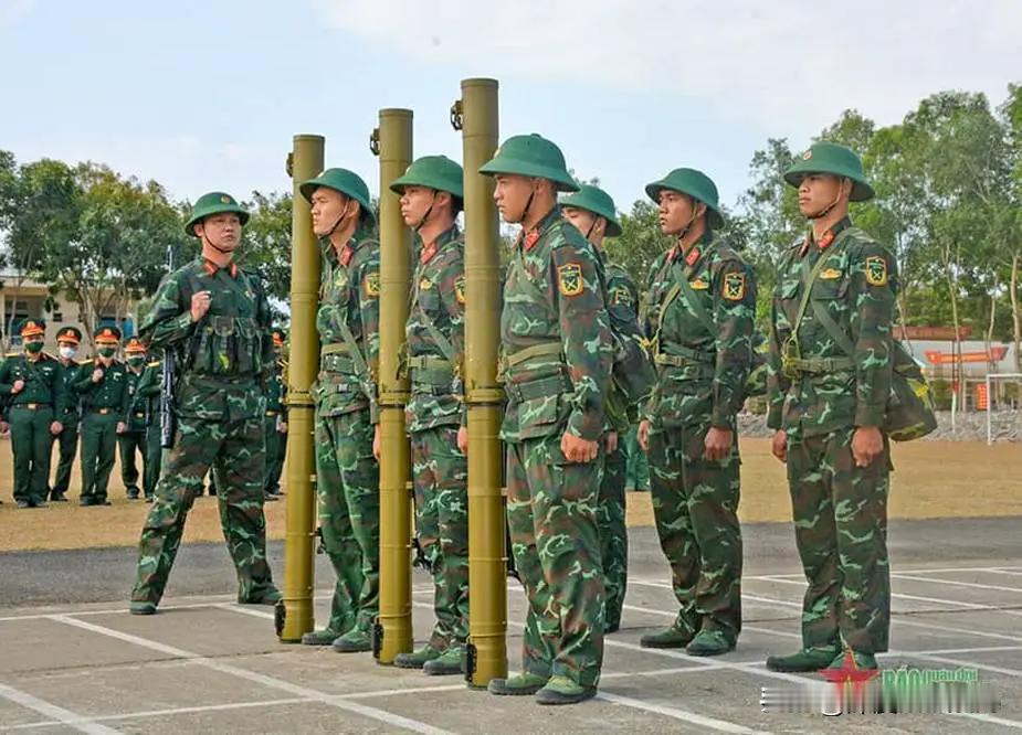 越南士兵和rpg29火箭筒，越南也在生产该型号火箭筒，代替rpg7该火箭筒威力