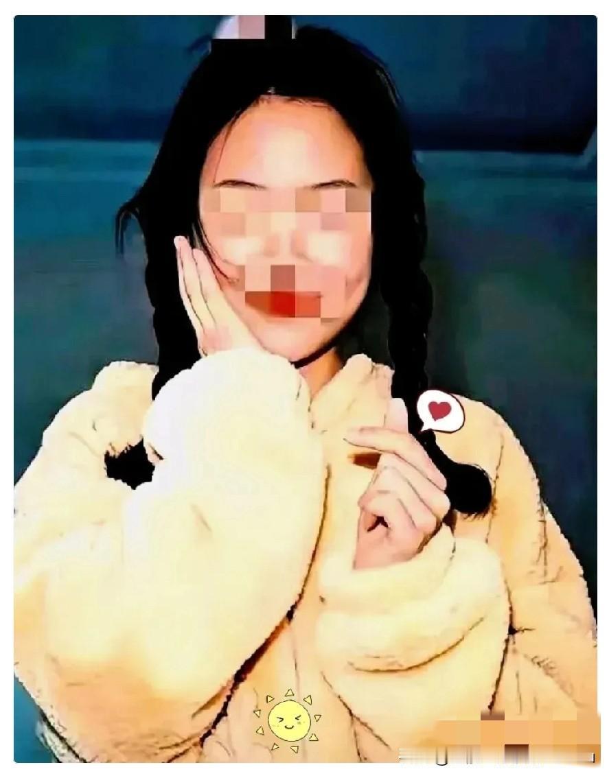 深夜11点，恩施某班级群亮了。一位宝妈手滑，私域内容发进40多户家长的群。2分