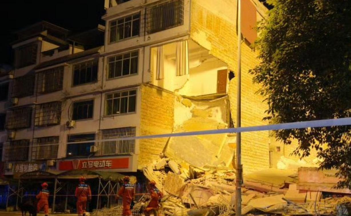 柳州地震致夫妻双双遇难，这些细节让人揪心柳州地震灾难无情人间有爱5