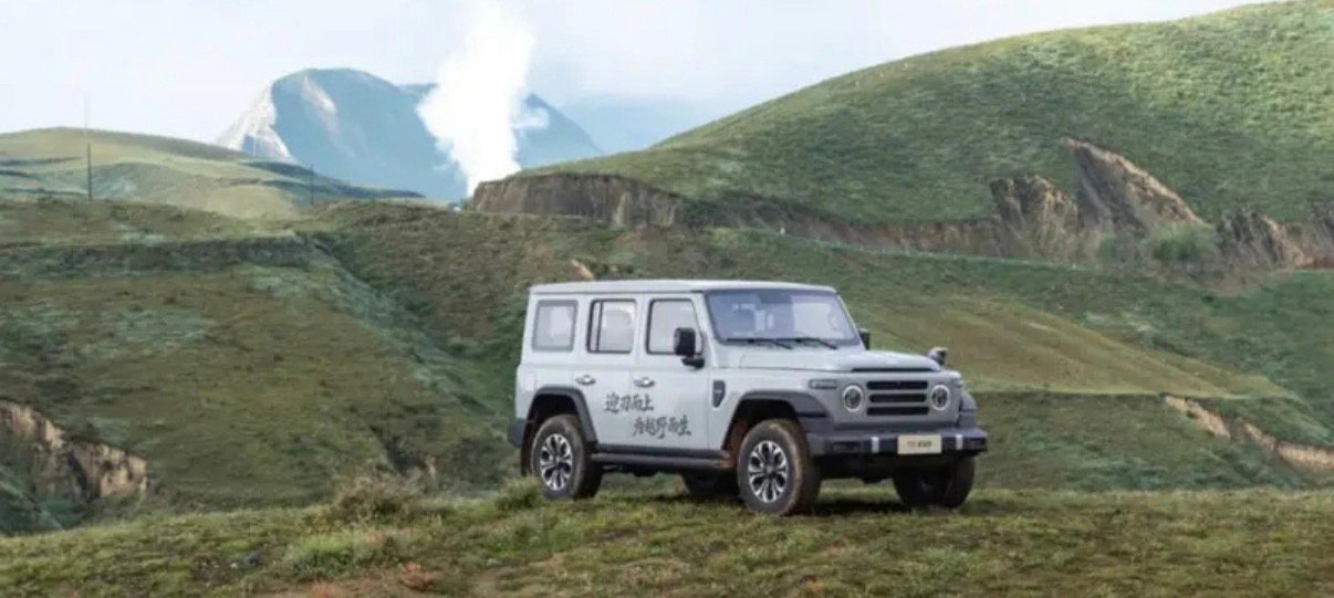 【212T01柴油版上市售价16.59万元】近日,212越野官宣:212T