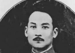 他手握20万粤军，是蒋介石的结拜二哥，更是他的靠山。可谁曾想，蒋介石竟暗中下手将