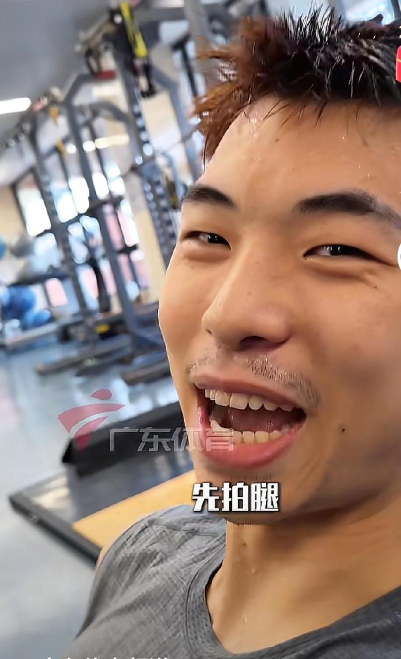 崔永熙和麦考尔期待第一场比赛：小崔对被拍摄腿，打新疆被期待广东队第一阶段战绩